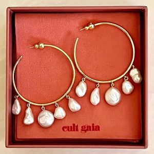 🌺🎉HP🎉🌺 NWT Cult Gaia Elka Freshwater Baroque Pearl Hoop Earrings